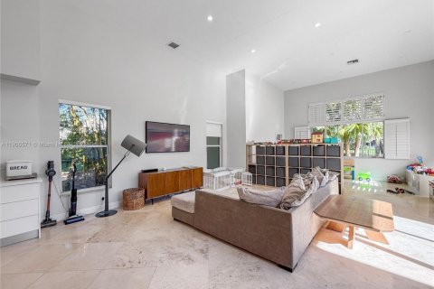 Villa ou maison à louer à Weston, Floride: 5 chambres, 372.17 m2 № 1957134 - photo 15