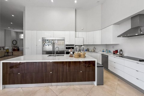 Villa ou maison à louer à Weston, Floride: 5 chambres, 372.17 m2 № 1957134 - photo 10