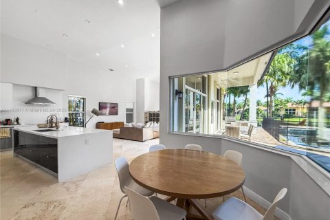 Villa ou maison à louer à Weston, Floride: 5 chambres, 372.17 m2 № 1957134 - photo 20