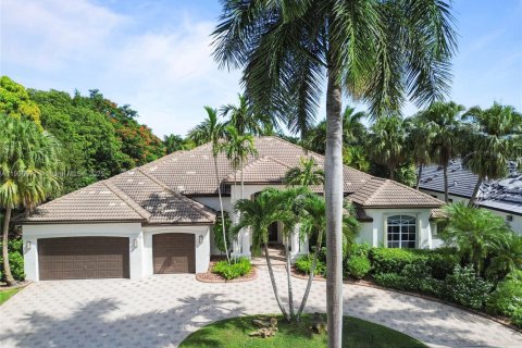 Villa ou maison à louer à Weston, Floride: 5 chambres, 372.17 m2 № 1957134 - photo 4