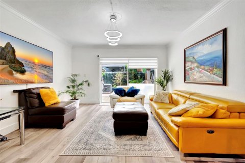 Copropriété à louer à Miami, Floride: 3 chambres, 115.2 m2 № 1939450 - photo 2