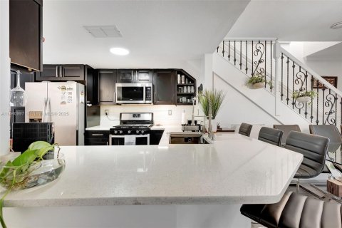 Copropriété à louer à Miami, Floride: 3 chambres, 115.2 m2 № 1939450 - photo 8