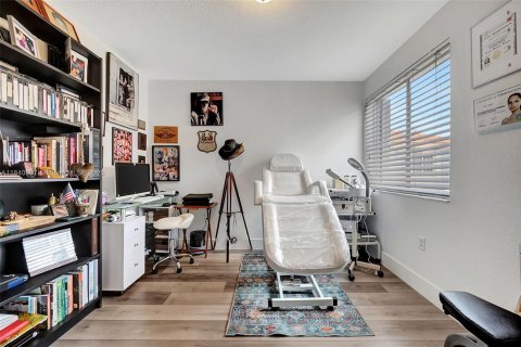 Copropriété à louer à Miami, Floride: 3 chambres, 115.2 m2 № 1939450 - photo 16