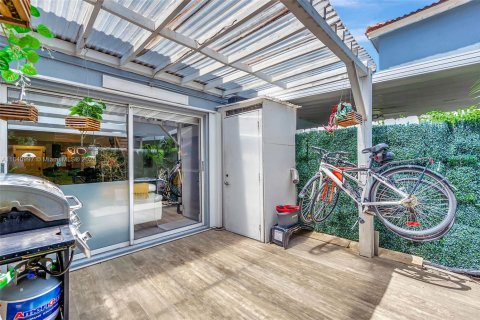 Copropriété à louer à Miami, Floride: 3 chambres, 115.2 m2 № 1939450 - photo 29