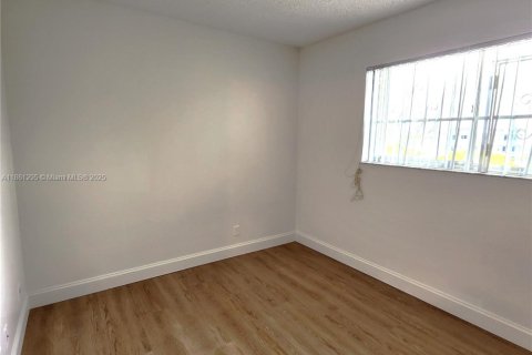 Condominio en venta en Miramar, Florida, 2 dormitorios, 77.29 m2 № 1890599 - foto 14