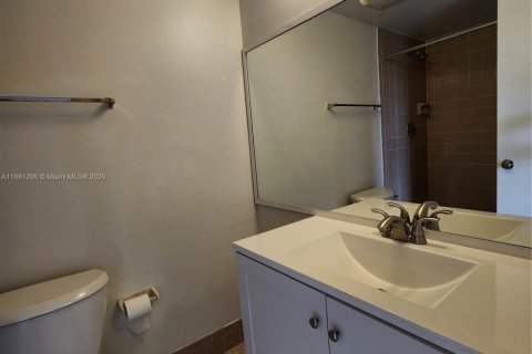 Condominio en venta en Miramar, Florida, 2 dormitorios, 77.29 m2 № 1890599 - foto 10