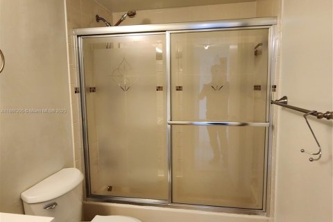 Condominio en venta en Miramar, Florida, 2 dormitorios, 77.29 m2 № 1890599 - foto 15