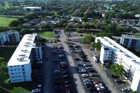Condominio en venta en Miramar, Florida, 2 dormitorios, 77.29 m2 № 1890599 - foto 24