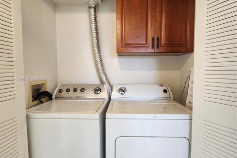 Condominio en venta en Miramar, Florida, 2 dormitorios, 77.29 m2 № 1890599 - foto 17