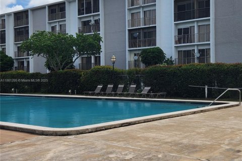Condominio en venta en Miramar, Florida, 2 dormitorios, 77.29 m2 № 1890599 - foto 19