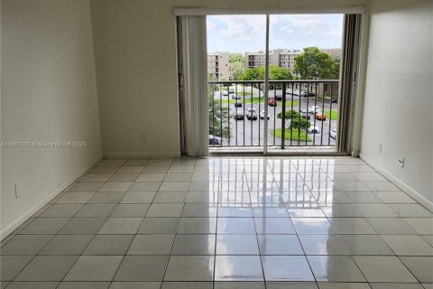 Condominio en venta en Miramar, Florida, 2 dormitorios, 77.29 m2 № 1890599 - foto 8