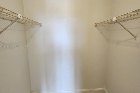 Condominio en venta en Miramar, Florida, 2 dormitorios, 77.29 m2 № 1890599 - foto 13