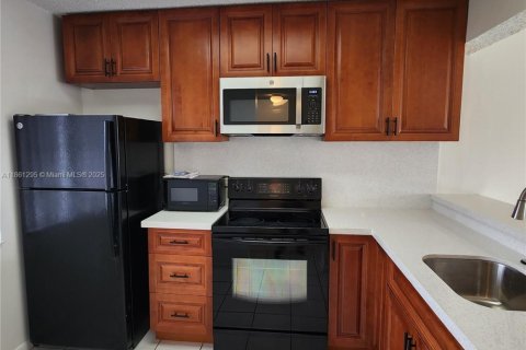 Condominio en venta en Miramar, Florida, 2 dormitorios, 77.29 m2 № 1890599 - foto 4