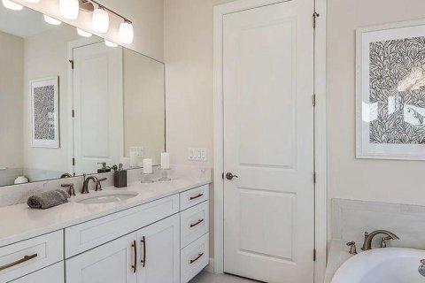 House in Wesley Chapel, Florida 3 bedrooms, 198.81 sq.m. № 1677041 - photo 12