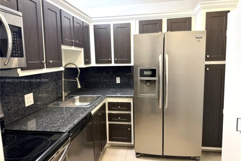Condo in Aventura, Florida, 2 bedrooms  № 1893445 - photo 11