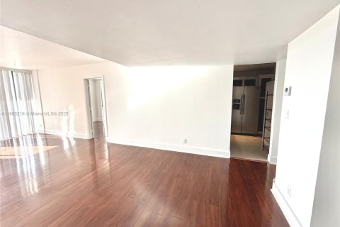 Condo in Aventura, Florida, 2 bedrooms  № 1893445 - photo 20