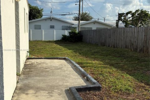 Apartamento en alquiler en Pompano Beach, Florida, 2 dormitorios, 53.51 m2 № 1947478 - foto 5