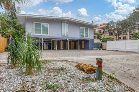 Propiedad comercial en venta en Sarasota, Florida, 263.1 m2 № 2143696 - foto 5