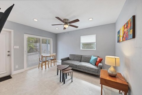 Propiedad comercial en venta en Sarasota, Florida, 263.1 m2 № 2143696 - foto 24