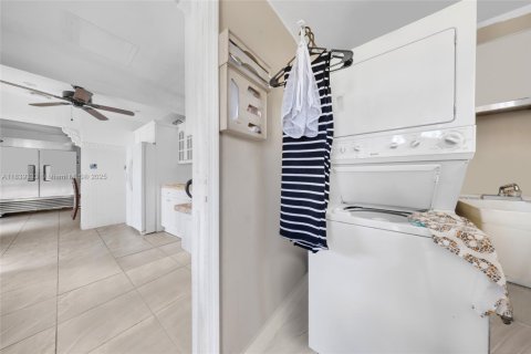 Casa en venta en Cutler Bay, Florida, 3 dormitorios, 243.03 m2 № 2035421 - foto 21