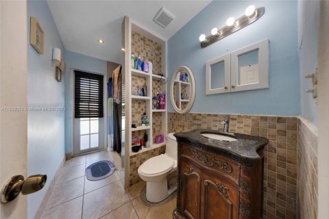 Casa en venta en Cutler Bay, Florida, 3 dormitorios, 243.03 m2 № 2035421 - foto 8