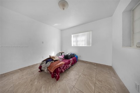 Casa en venta en Cutler Bay, Florida, 3 dormitorios, 243.03 m2 № 2035421 - foto 14