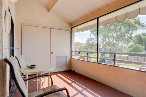 Condo in Miami, Florida, 2 bedrooms  № 2026023 - photo 23