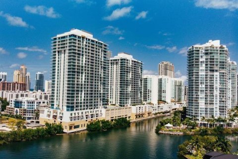 Copropriété à vendre à Sunny Isles Beach, Floride: 2 chambres, 141.58 m2 № 2385411 - photo 3