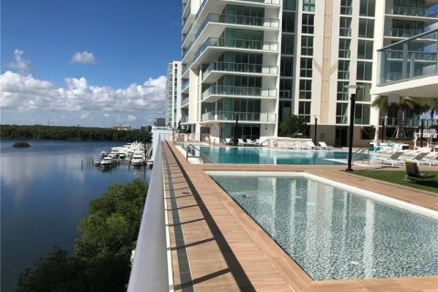 Copropriété à vendre à Sunny Isles Beach, Floride: 2 chambres, 141.58 m2 № 2385411 - photo 17