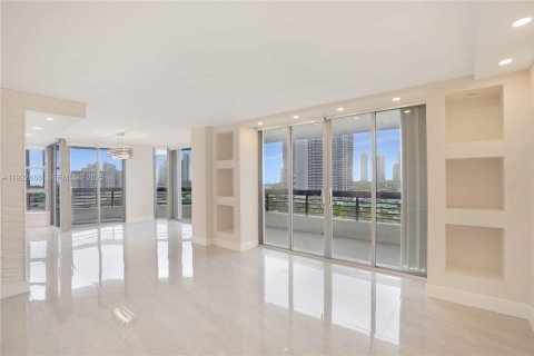 Copropriété à louer à Aventura, Floride: 2 chambres, 136.01 m2 № 1976506 - photo 25