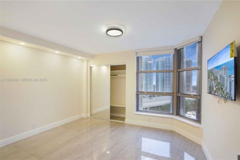 Copropriété à louer à Aventura, Floride: 2 chambres, 136.01 m2 № 1976506 - photo 17