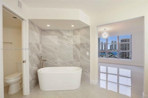 Copropriété à louer à Aventura, Floride: 2 chambres, 136.01 m2 № 1976506 - photo 6