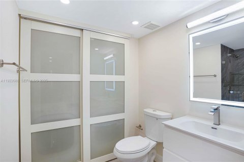 Copropriété à louer à Aventura, Floride: 2 chambres, 136.01 m2 № 1976506 - photo 8