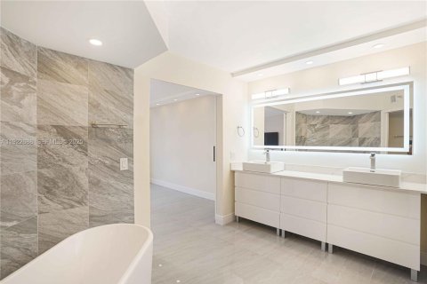 Copropriété à louer à Aventura, Floride: 2 chambres, 136.01 m2 № 1976506 - photo 5