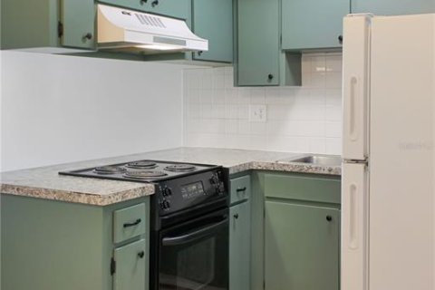 Condo in Holiday, Florida, 2 bedrooms  № 1848175 - photo 13