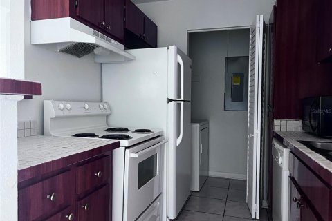 Copropriété à louer à Palm Harbor, Floride: 2 chambres, 83.43 m2 № 2397015 - photo 8