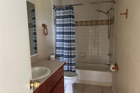 Copropriété à louer à Palm Harbor, Floride: 2 chambres, 83.43 m2 № 2397015 - photo 5