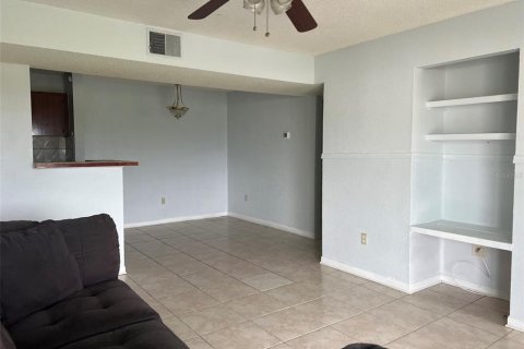 Copropriété à louer à Palm Harbor, Floride: 2 chambres, 83.43 m2 № 2397015 - photo 6