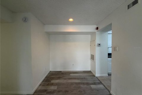 Condominio en venta en Casselberry, Florida, 2 dormitorios, 71.35 m2 № 2210941 - foto 9