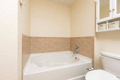 Купить кондоминиум в Сарасота, Флорида 8 комнат, 125.6м2, № 1449697 - фото 21