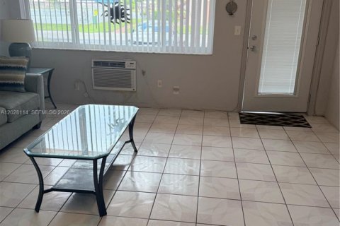 Copropriété à vendre à Hallandale Beach, Floride: 1 chambre № 2146097 - photo 5