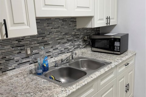 Copropriété à vendre à Hallandale Beach, Floride: 1 chambre № 2146097 - photo 7