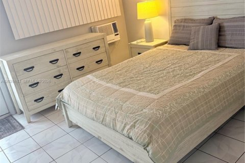 Copropriété à vendre à Hallandale Beach, Floride: 1 chambre № 2146097 - photo 10