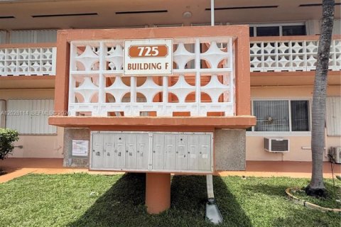 Condo à Hallandale Beach, Floride, 1 chambre  № 2146097