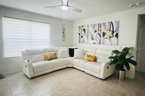 Villa ou maison à vendre à Haines City, Floride: 5 chambres, 250.46 m2 № 1914394 - photo 9