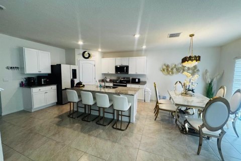 Villa ou maison à vendre à Haines City, Floride: 5 chambres, 250.46 m2 № 1914394 - photo 8