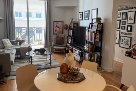 Condo in Coral Gables, Florida, 2 bedrooms  № 1958129 - photo 3