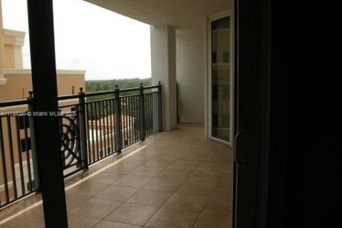 Condo in Coral Gables, Florida, 2 bedrooms  № 1958129 - photo 9