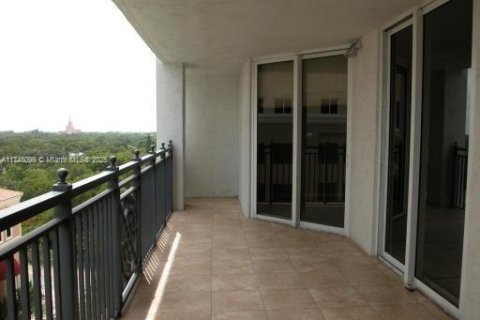 Condo in Coral Gables, Florida, 2 bedrooms  № 1958129 - photo 8