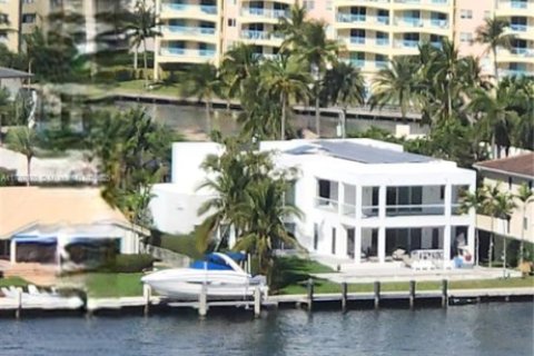 Condo in Hallandale Beach, Florida, 2 bedrooms  № 1726955 - photo 11
